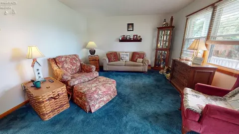 Living - 2865 Neal Zick Rd, Willard, OH 44890 photo 1 of 5