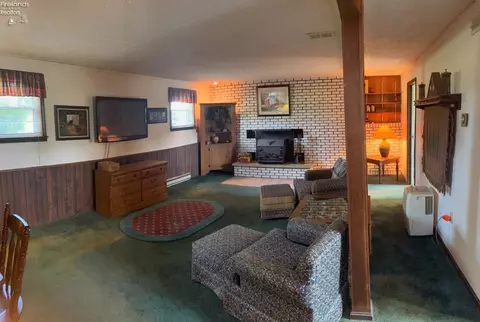 Living - 2865 Neal Zick Rd, Willard, OH 44890 photo 5 of 5