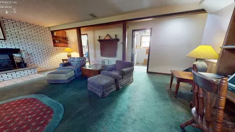 Living - 2865 Neal Zick Rd, Willard, OH 44890 photo 3 of 5