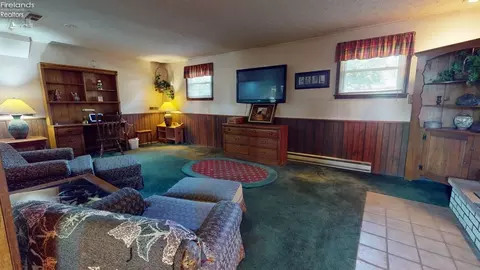 Living - 2865 Neal Zick Rd, Willard, OH 44890 photo 4 of 5