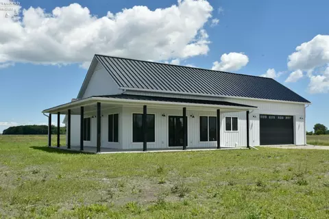 10295 W Salem Carroll Rd, Oak Harbor, OH 43449