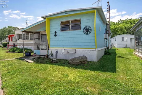 3575 NE Catawba Rd #18, Port Clinton, OH 43452