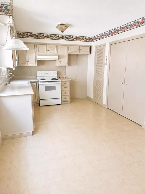 810 Taylor Ave, Huron, OH 44839 photo 9