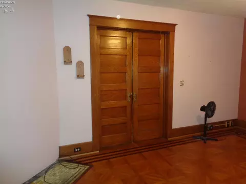 414 W Pearl St, Willard, OH 44890 photo 10