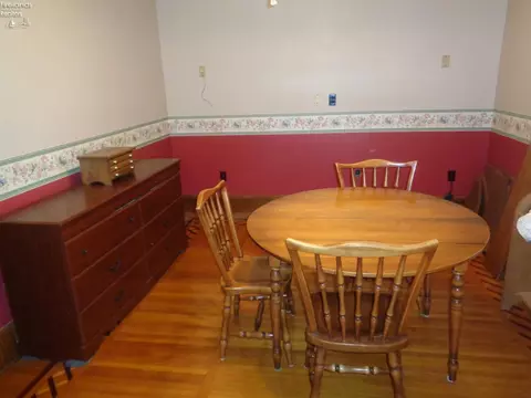 414 W Pearl St, Willard, OH 44890 photo 5
