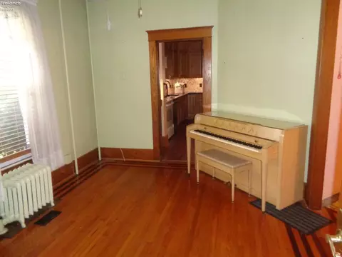 414 W Pearl St, Willard, OH 44890 photo 8