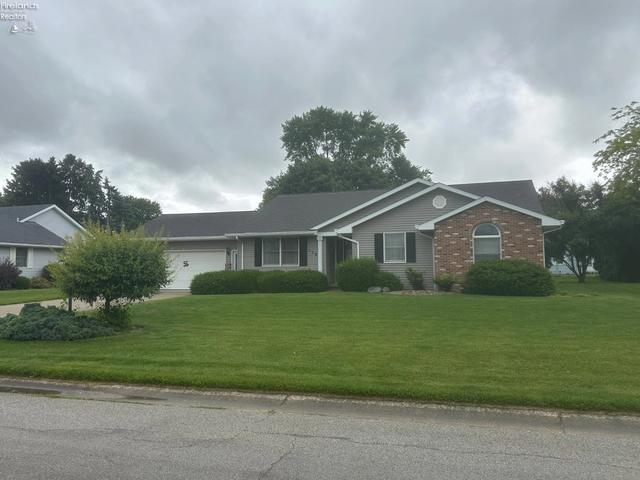 129 Wisteria Dr, Fremont, OH 43420