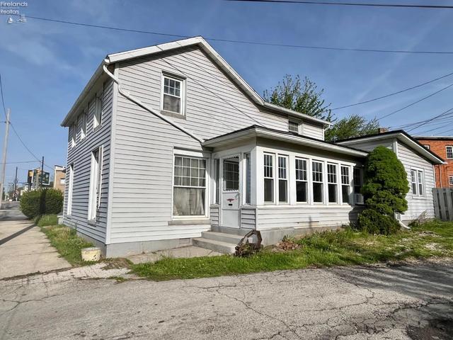 166 W Market St, Tiffin, OH 44883