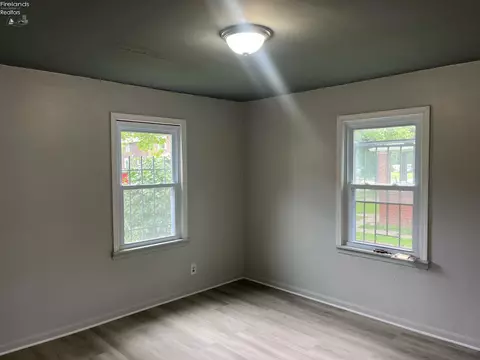 Bedroom - 910 W 17th, Lorain, OH 44052 photo 1 of 4