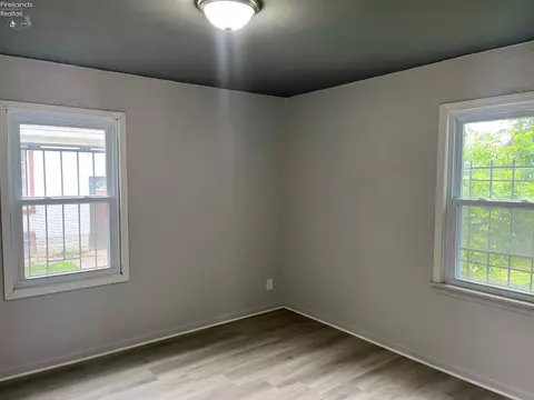Bedroom - 910 W 17th, Lorain, OH 44052 photo 4 of 4
