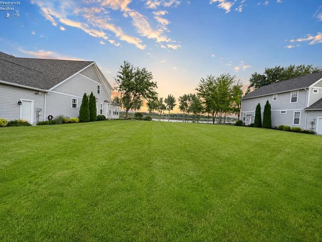 5354 Pintail Dr, Port Clinton, OH 43452