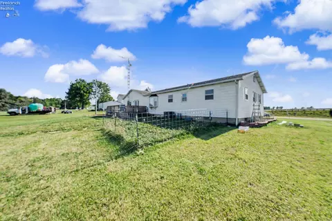 Exterior - 2758 Section Line Road 30 S, Willard, OH 44890 photo 3 of 7