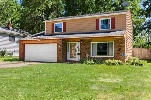 26043 Redwood Dr, Olmsted Falls, OH 44138