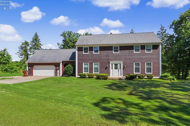 11 N Countryside Dr, Greenwich, OH 44837