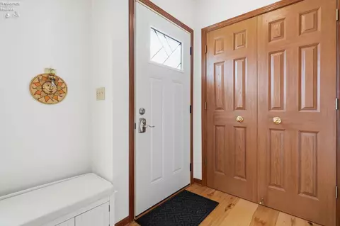 Entry Way - 377 Lighthouse, Marblehead, OH 43440 photo 1 of 2
