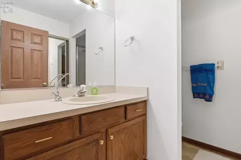 Bath - 377 Lighthouse, Marblehead, OH 43440 photo 1 of 3
