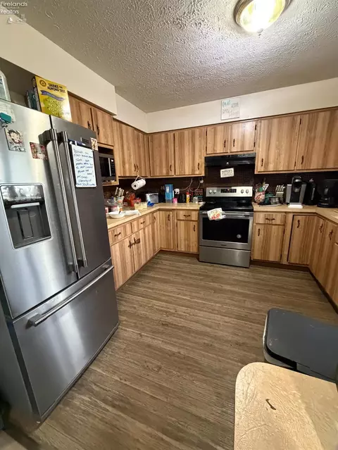 207 Woodbine St, Willard, OH 44890 photo 5
