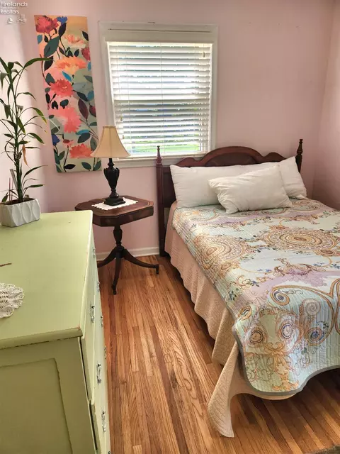 Bedroom - 547 Wilder Ave, Huron, OH 44839 photo 11 of 17