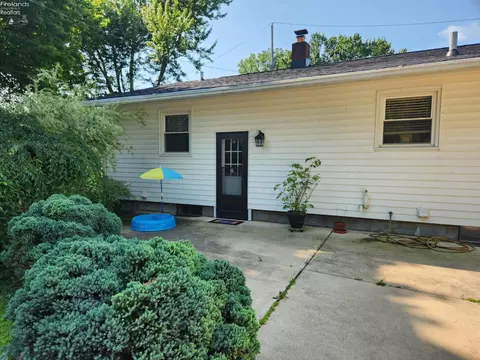 Exterior - 547 Wilder Ave, Huron, OH 44839 photo 6 of 13