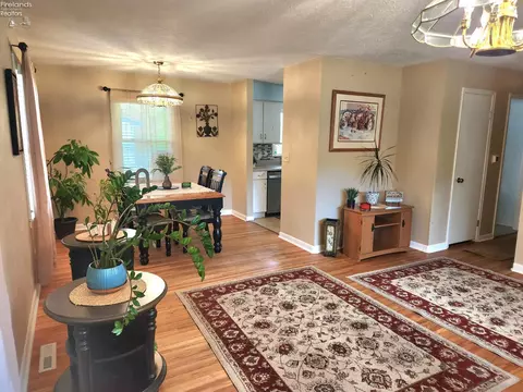 Dining - 547 Wilder Ave, Huron, OH 44839 photo 2 of 5