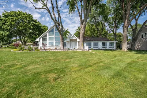 4119 E Mooresdock Rd, Port Clinton, OH 43452