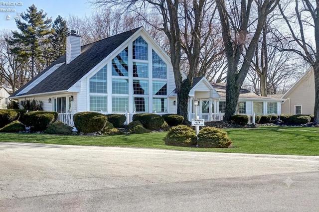 4119 E Mooresdock Rd, Port Clinton, OH 43452