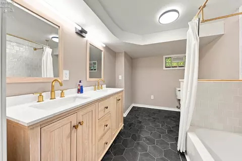 Bath - 293 Monroe St, Monroeville, OH 44847 photo 5 of 6