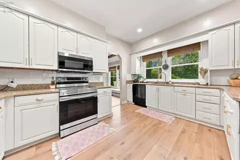 Kitchen - 293 Monroe St, Monroeville, OH 44847 photo 3 of 5
