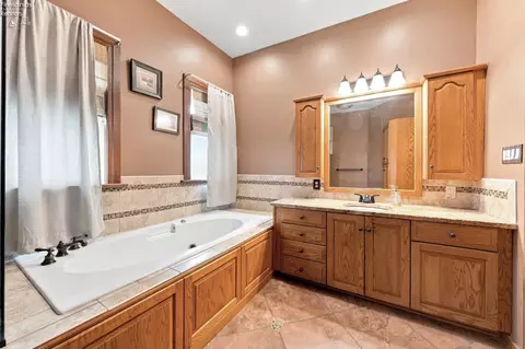 Bath - 293 Monroe St, Monroeville, OH 44847 photo 2 of 6