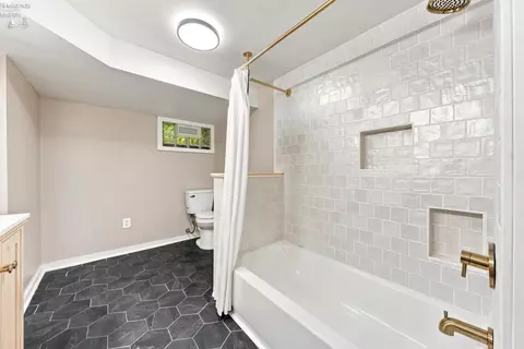 Bath - 293 Monroe St, Monroeville, OH 44847 photo 6 of 6