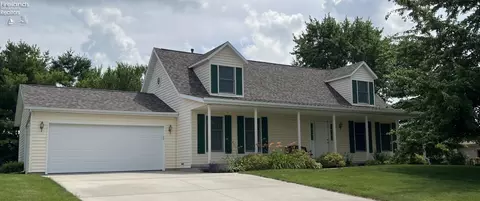 1013 Cherokee Xing, Wapakoneta, OH 45895