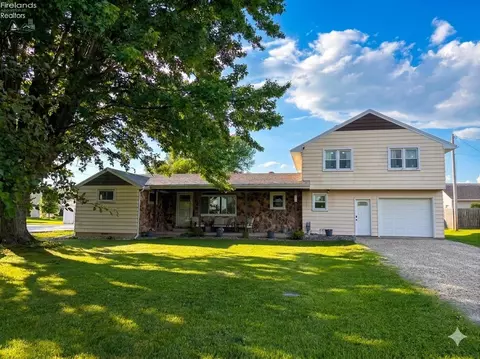 818 W Front St, Pemberville, OH 43450