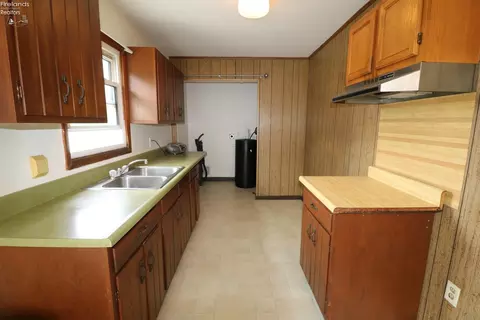 1881 Snyder Rd, Willard, OH 44890 photo 2