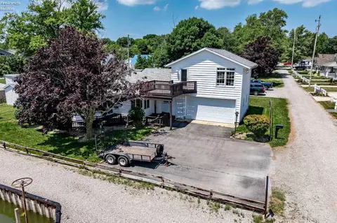 2128 S Bayview Dr, Marblehead, OH 43440