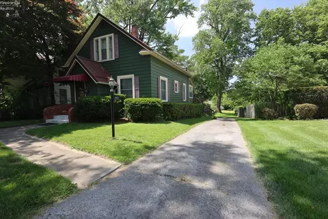 273 E Main St, Norwalk, OH 44857 photo 2