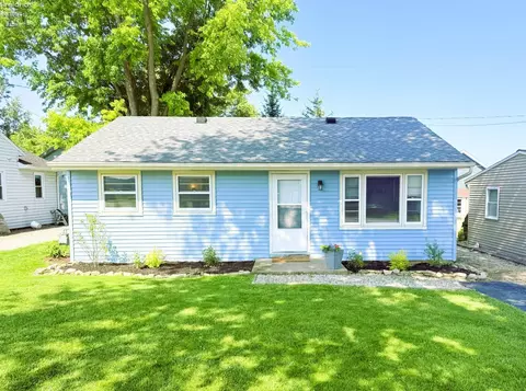 302 N Perryview Dr, Marblehead, OH 43440