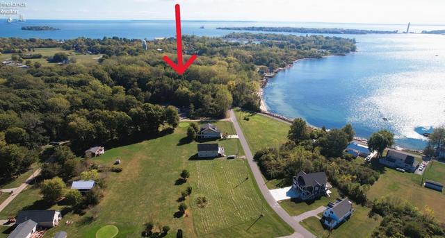 403 Runkel Rd, Middle Bass Island, OH 43446