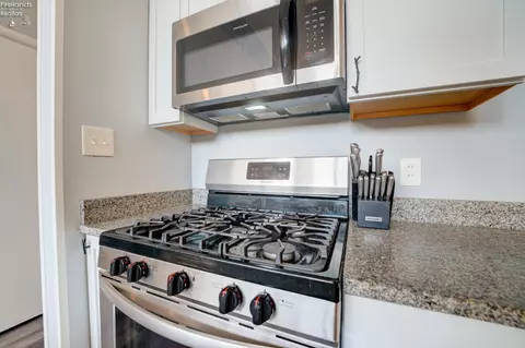 Kitchen - 305 Forest Hls, Huron, OH 44839 photo 5 of 5