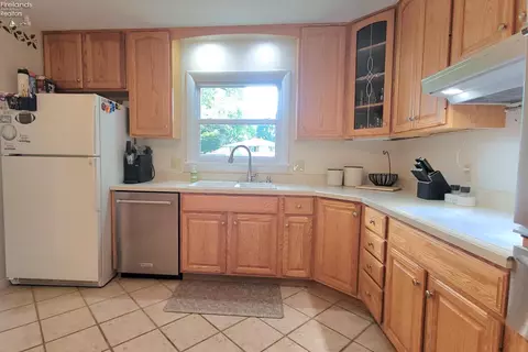 Kitchen - 328 Brunswick Dr, Huron, OH 44839 photo 1 of 4