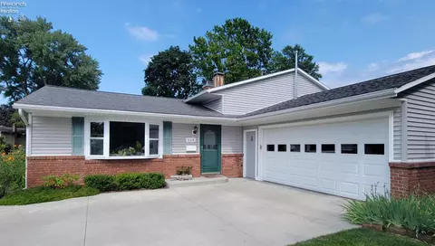 Exterior - 328 Brunswick Dr, Huron, OH 44839 photo 2 of 5