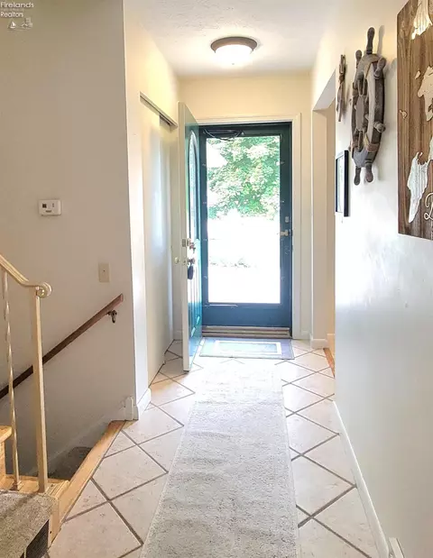 Entry Way - 328 Brunswick Dr, Huron, OH 44839 photo 1 of 2