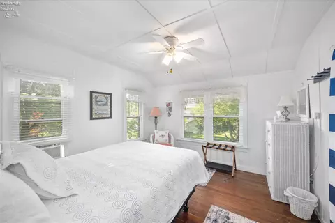 Bedroom - 528 E 4th St, Lakeside, OH 43440 photo 4 of 8