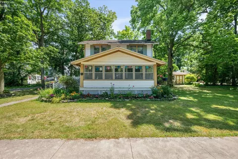 528 E 4th St, Lakeside, OH 43440 photo 1