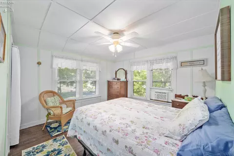 Bedroom - 528 E 4th St, Lakeside, OH 43440 photo 5 of 8