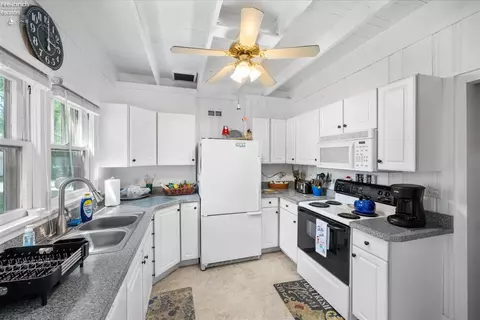 528 E 4th St, Lakeside, OH 43440 photo 13
