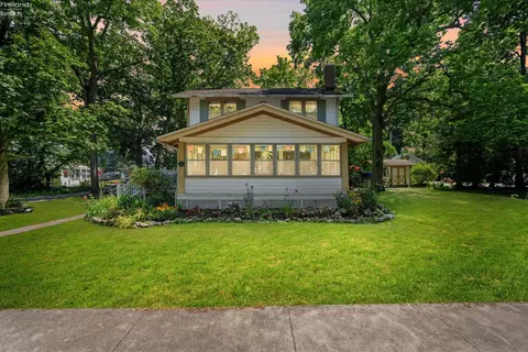 528 E 4th St, Lakeside, OH 43440 photo 2