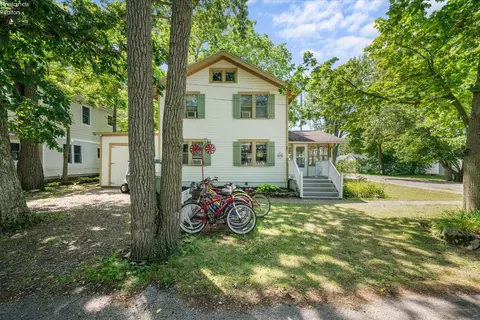 528 E 4th St, Lakeside, OH 43440 photo 5