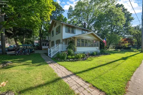 Exterior - 528 E 4th St, Lakeside, OH 43440 photo 1 of 7