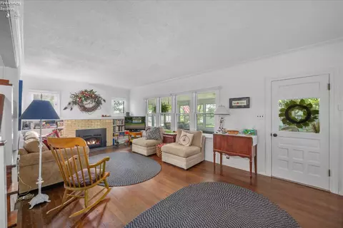Living - 528 E 4th St, Lakeside, OH 43440 photo 1 of 3