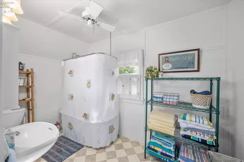 Bath - 528 E 4th St, Lakeside, OH 43440 photo 2 of 2